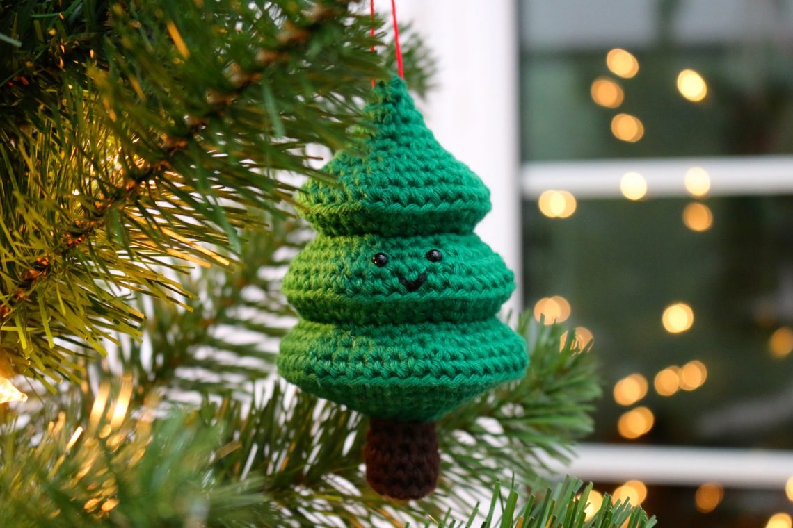 Christmas-Crochet-Patterns-Fir-Tree-1140x760