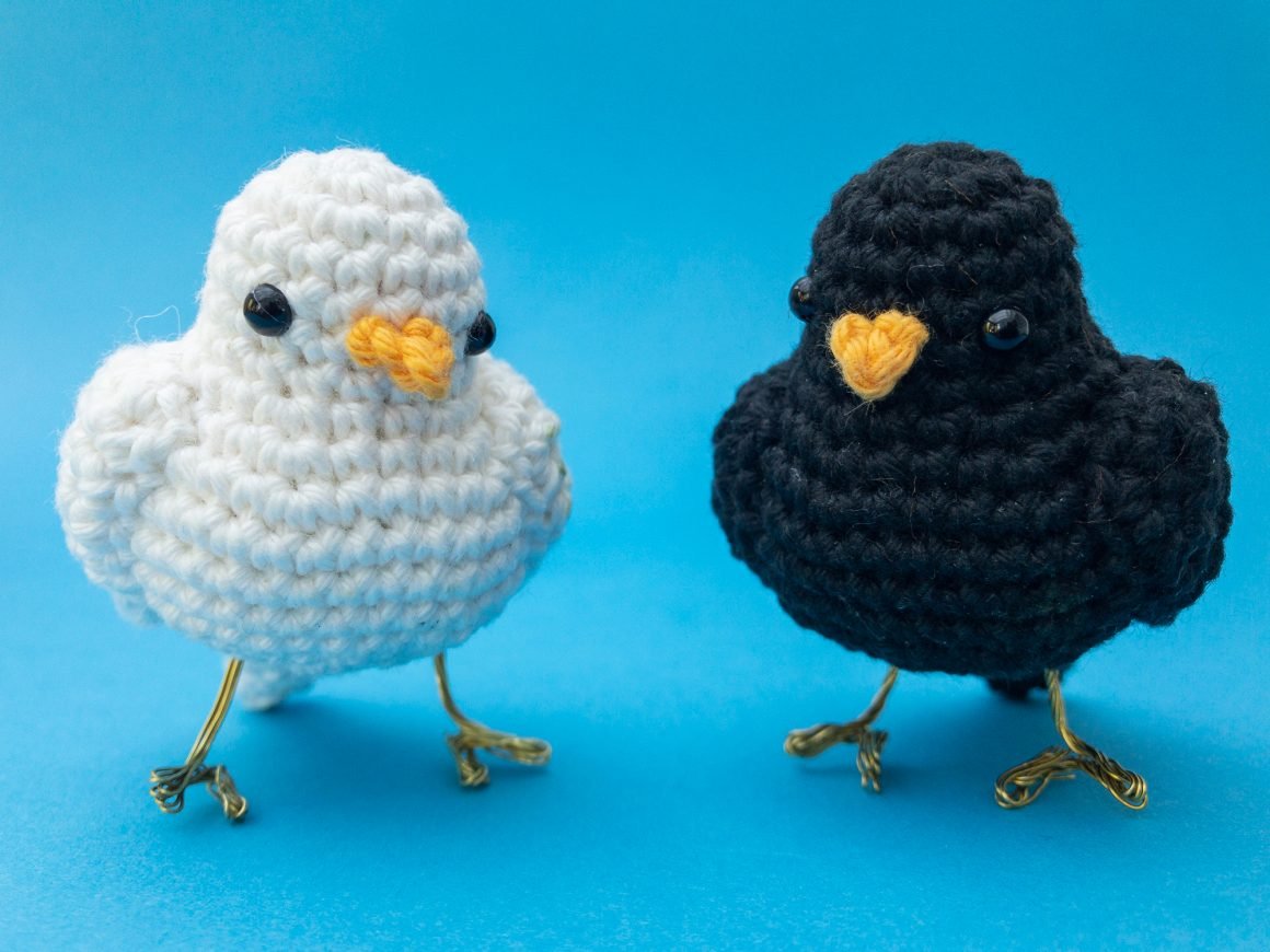 Little-bird-free-crochet-pattern-1160x870