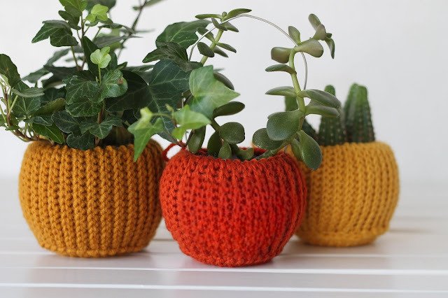 073-2-Flowers_-crochet-pot-FREE-PATTERN-Photoroom